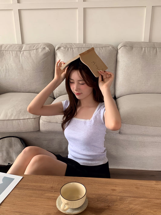 蕾絲邊方領上衣